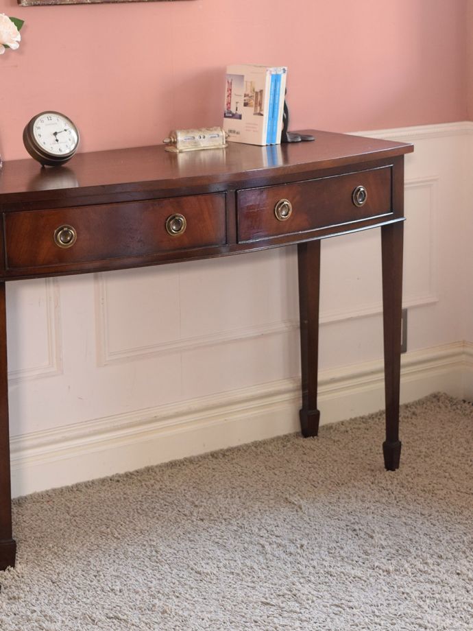 美しい木目のコンソールテーブル