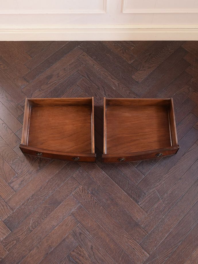 アンティークテーブルの引き出し