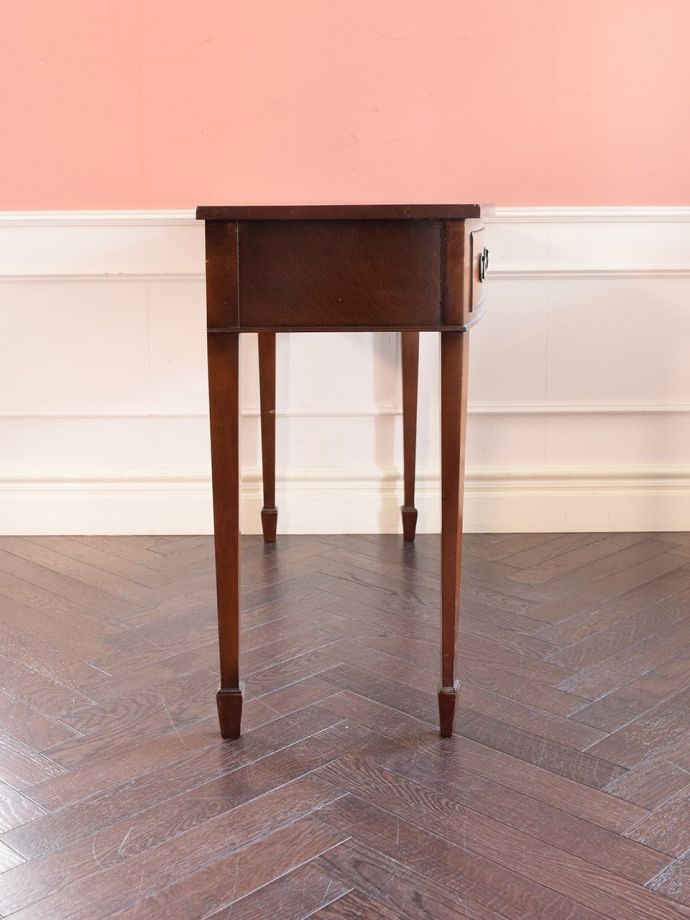 コンソールテーブルの側面