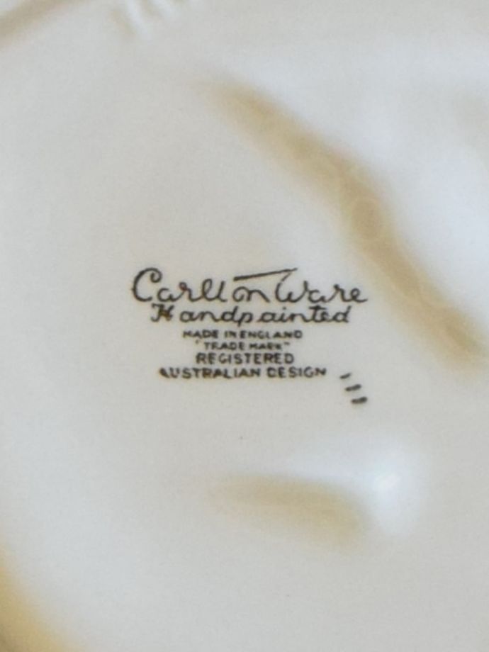 プレートのバックスタンプ