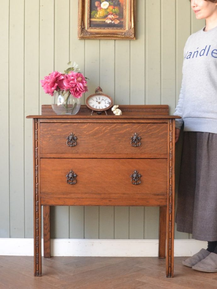 英国アンティークのチェスト