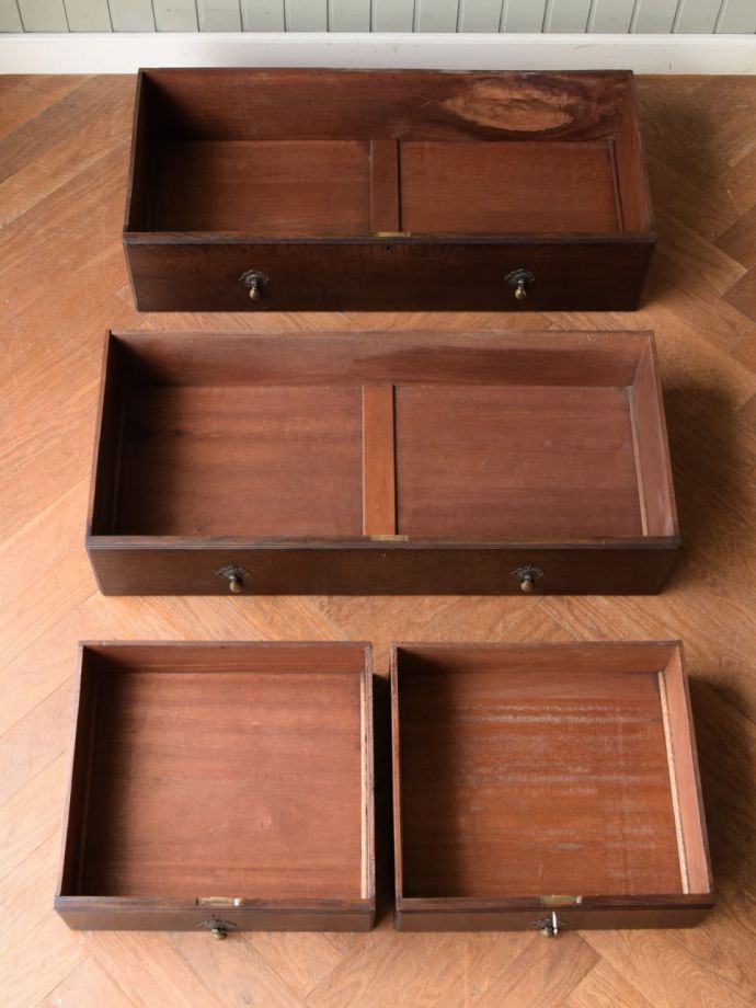 チェストの引き出し