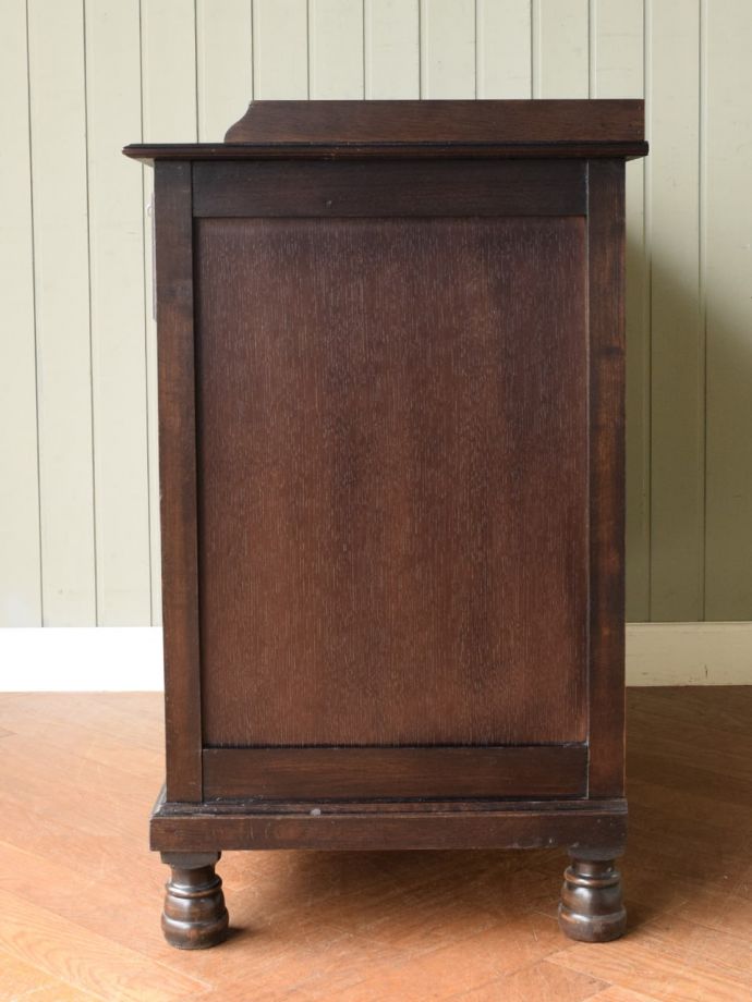 チェストの側面