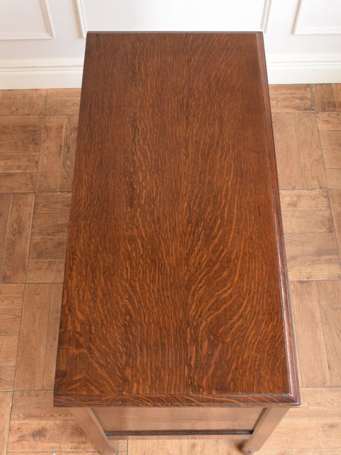 アンティークチェストの天板