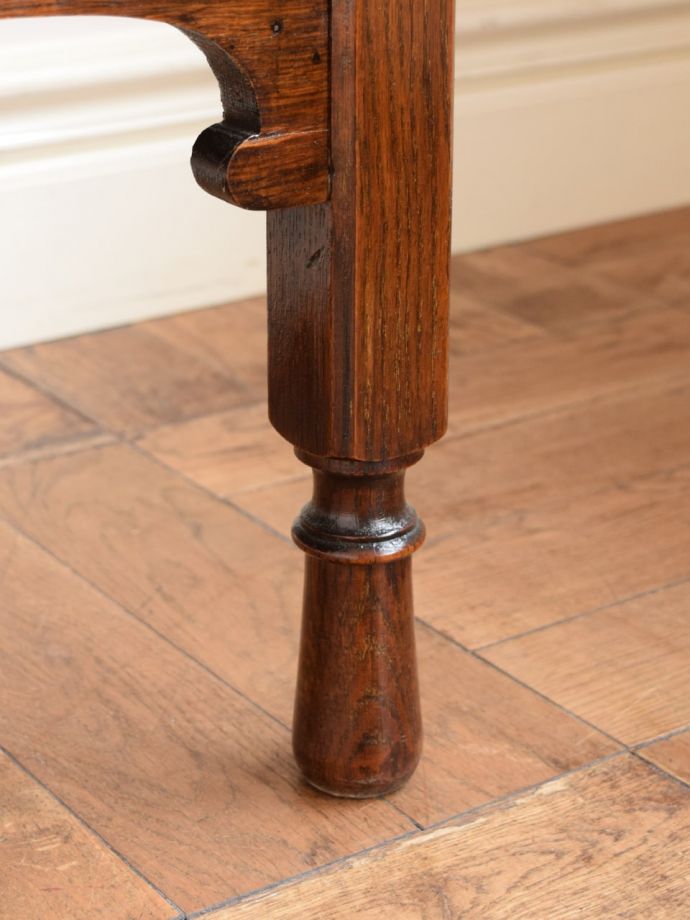 アンティーク家具の脚