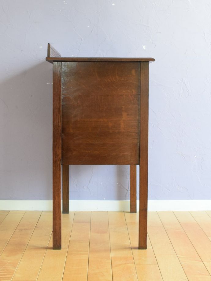 チェストの側面