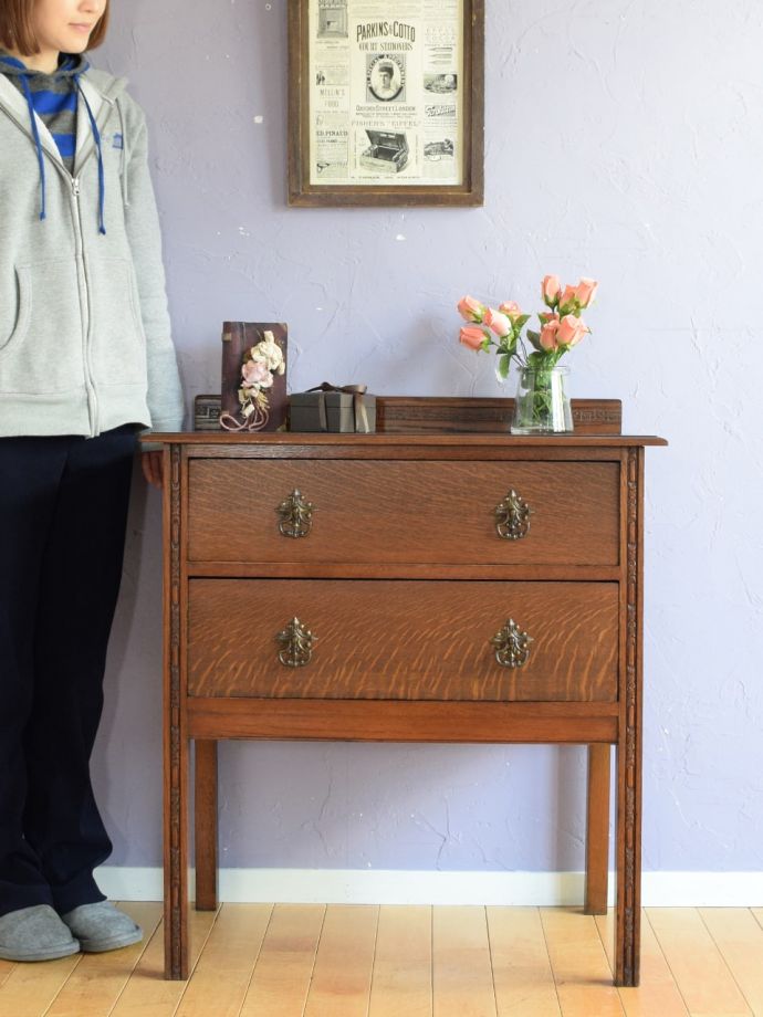 英国アンティークのチェスト