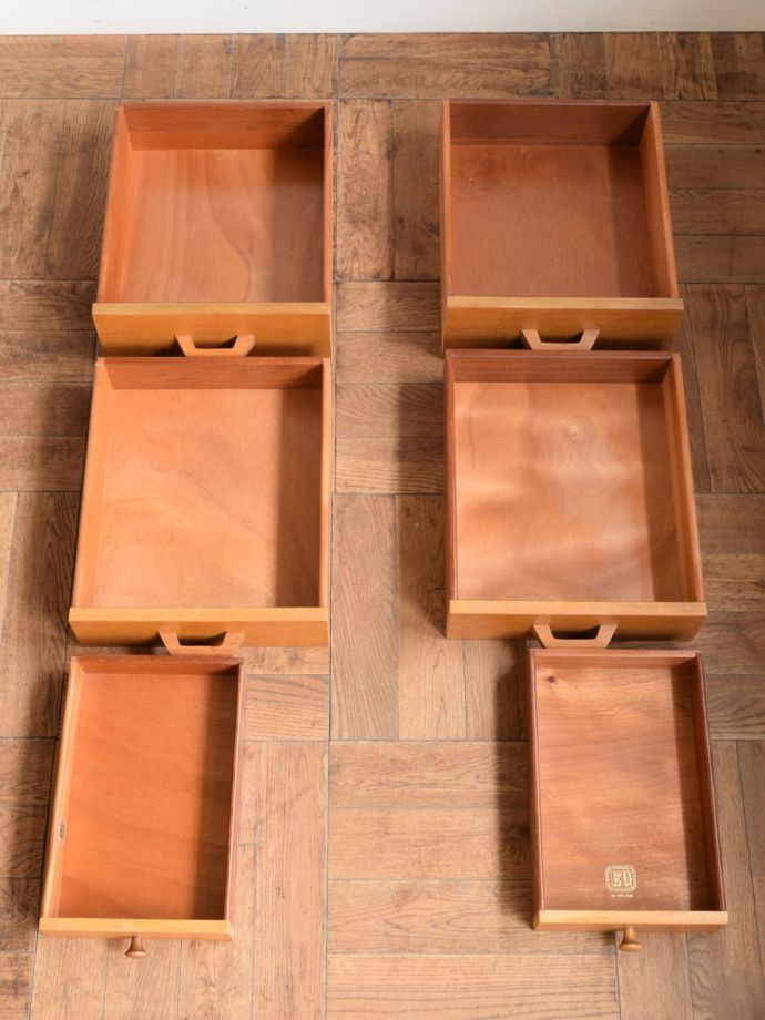 ドレッサーの引き出し