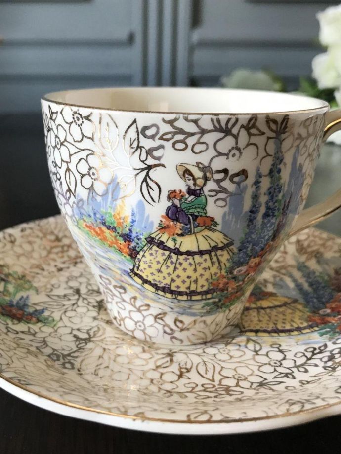 アンティークのカップ&ソーサー