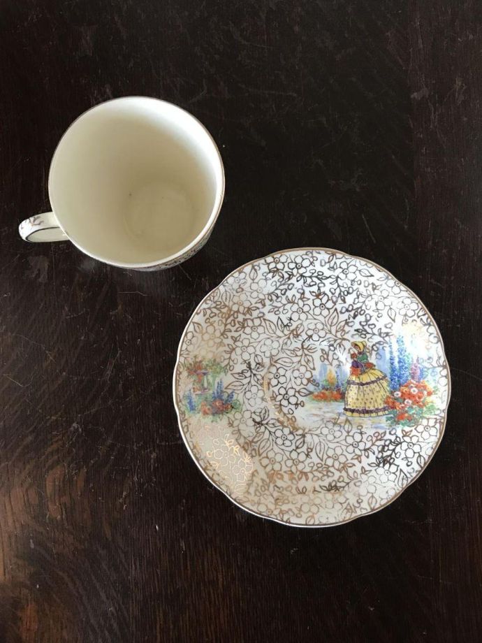 英国アンティークのおしゃれな食器