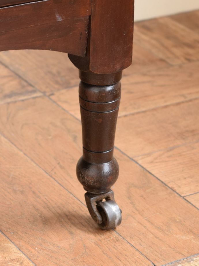 アンティーク家具の脚