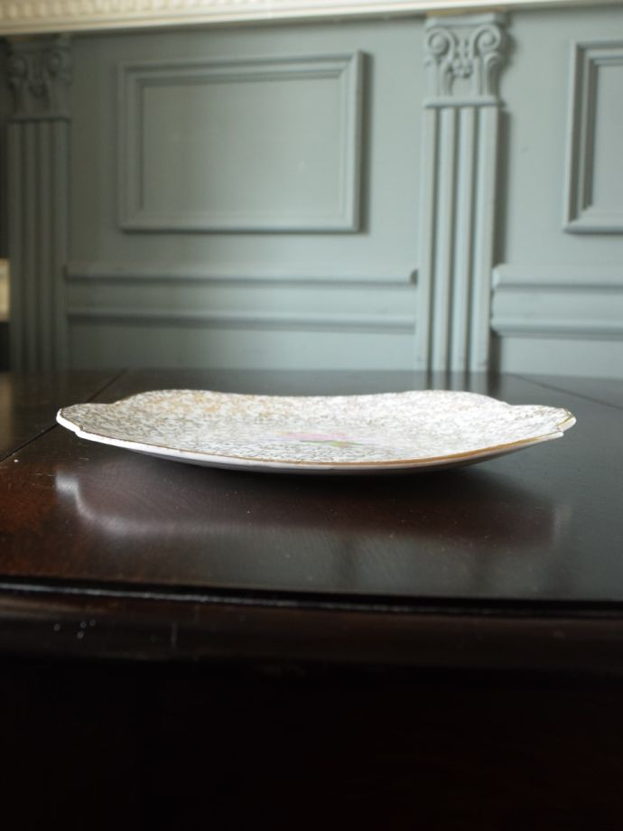 英国アンティークのおしゃれな食器