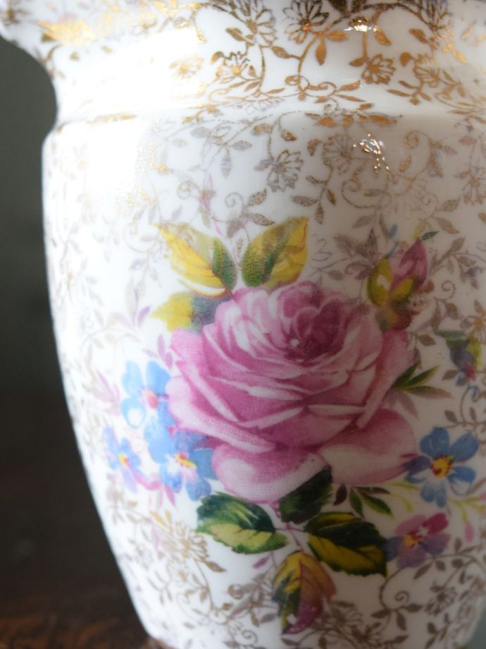 アンティークのミルクピッチャー