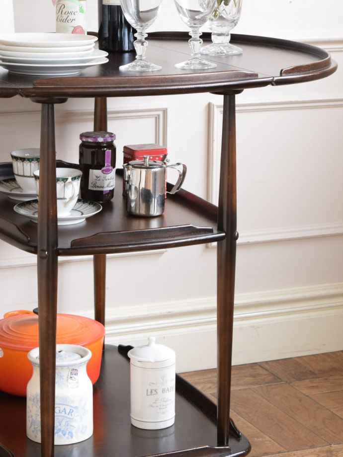 アーコール社のビンテージ家具