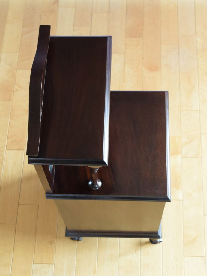 サイドキャビネットの天板