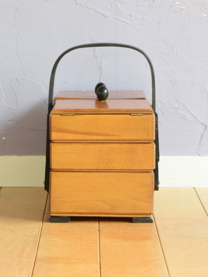 アンティーク家具の側面