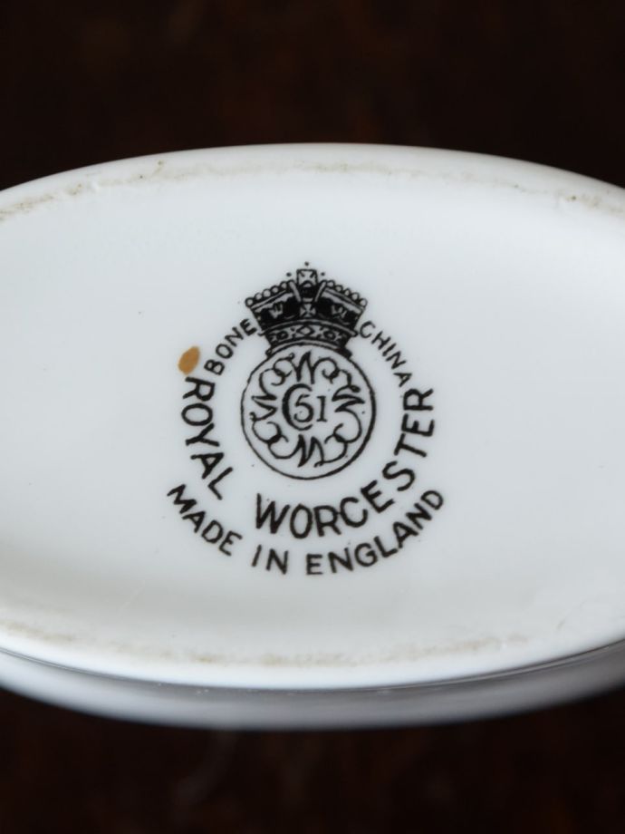 フラワーベースのバックスタンプ