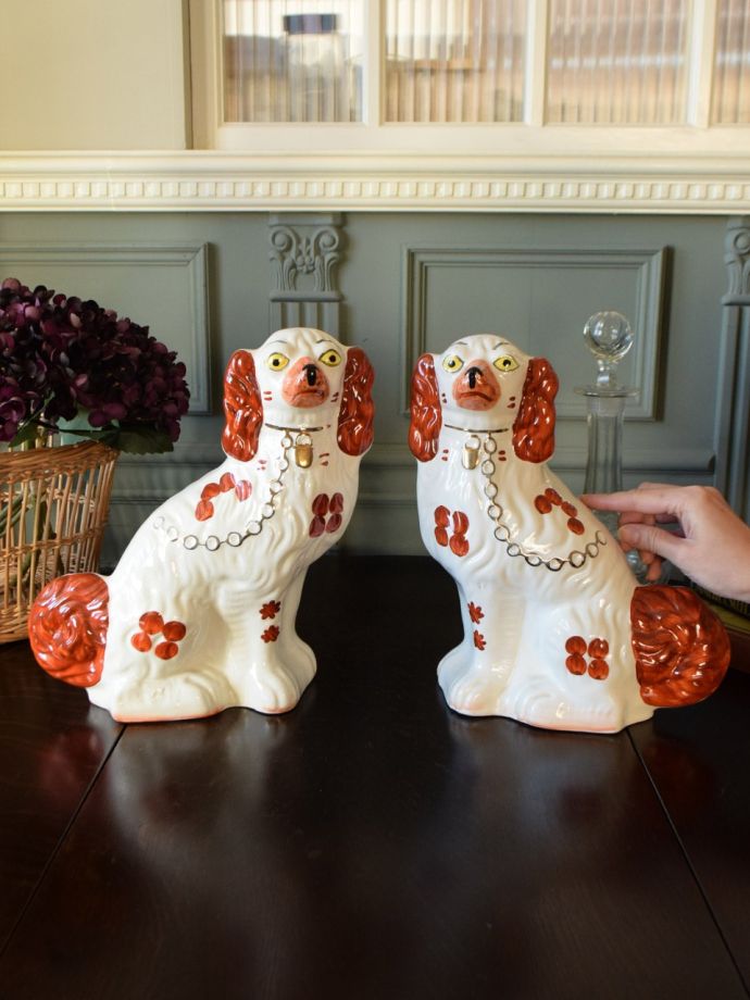 可愛い犬の置物