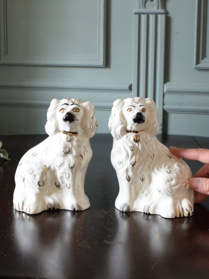 可愛い犬の置物