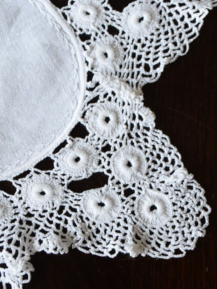 アンティークのドイリー