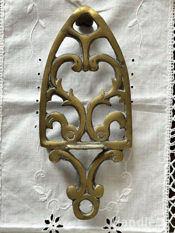 アンティークの真鍮トリベット