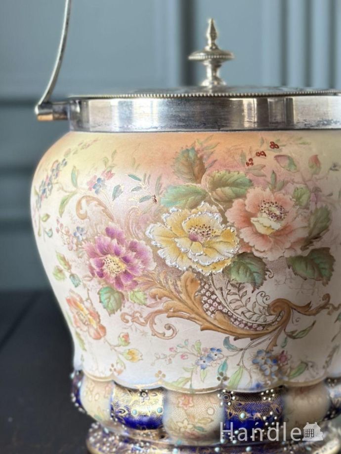 アンティークのビスケットバロー