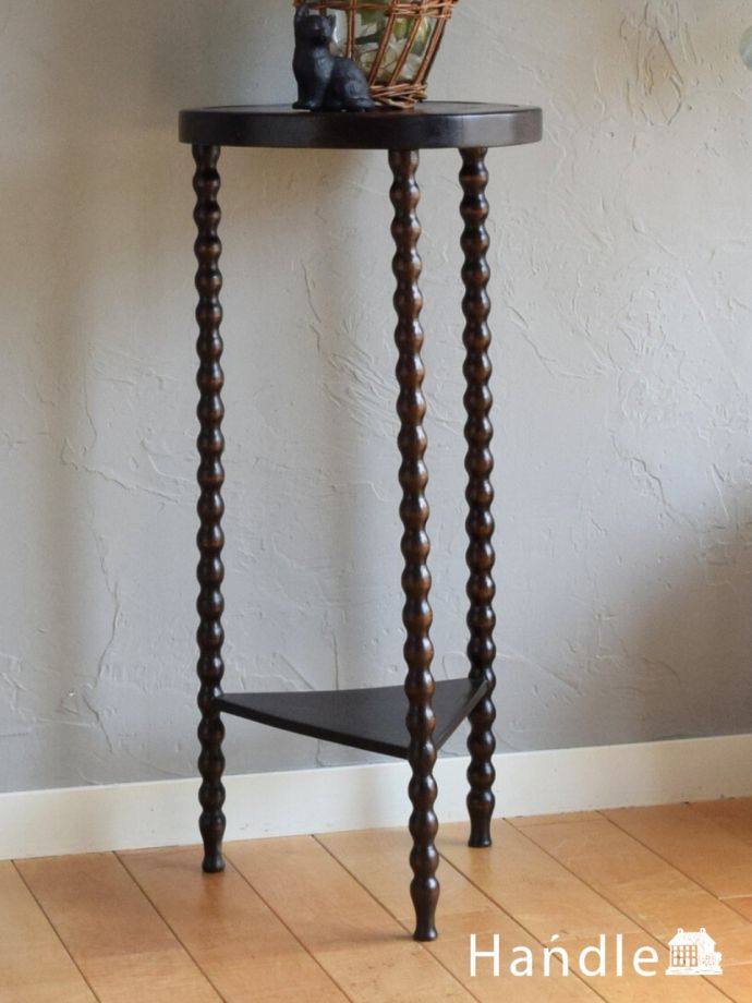 英国のアンティーク家具らしいデザイン