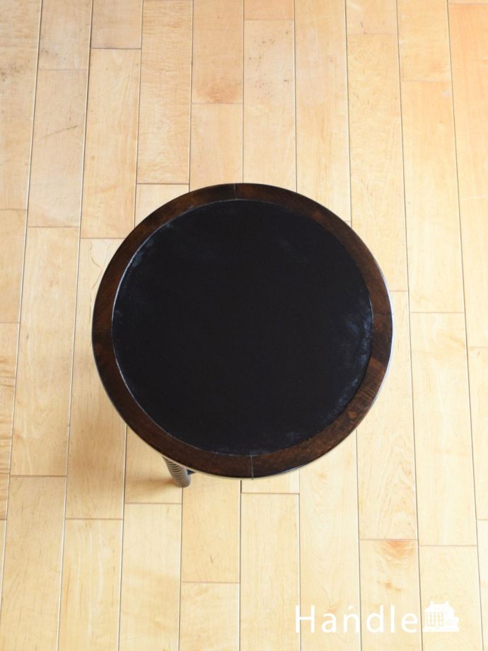 アンティークのプランツスタンドの天板