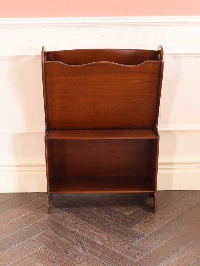 アンティークのおしゃれな本棚