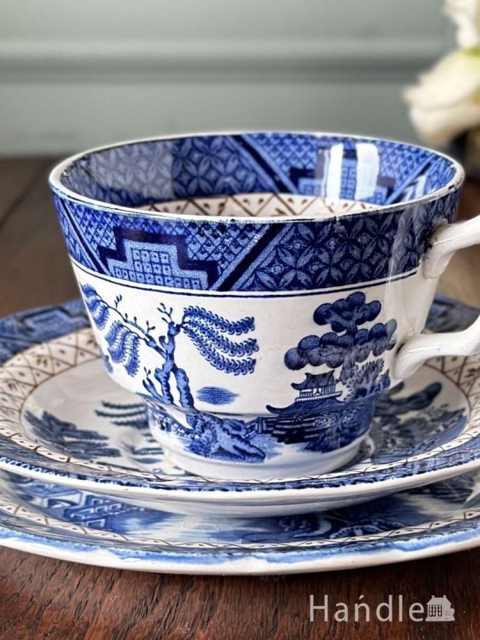 アンティークのカップ＆ソーサー(トリオ)