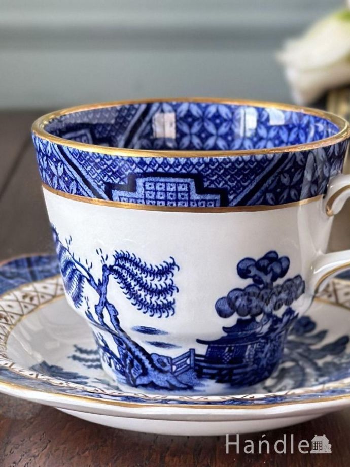 アンティークのカップ＆ソーサー