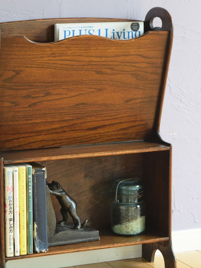 マガジンラック付きの本棚