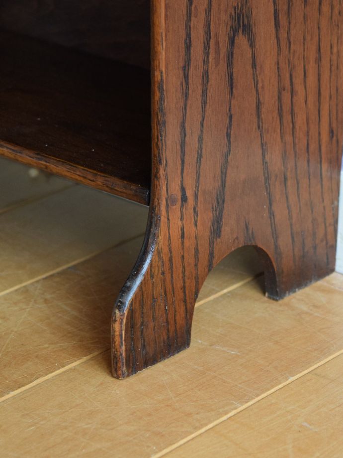 マガジンラックの脚