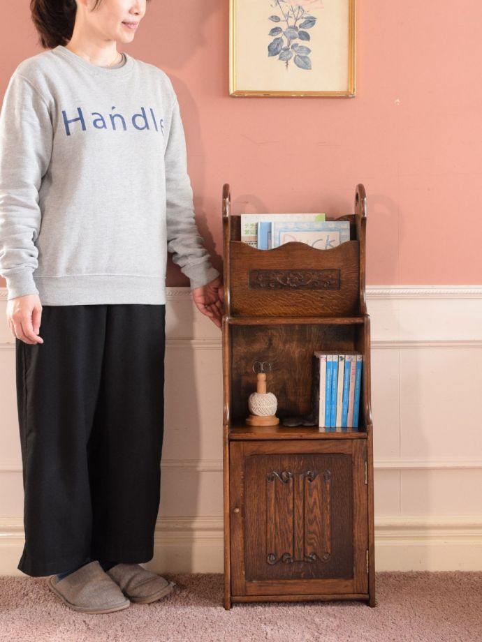 アンティークのおしゃれな本棚