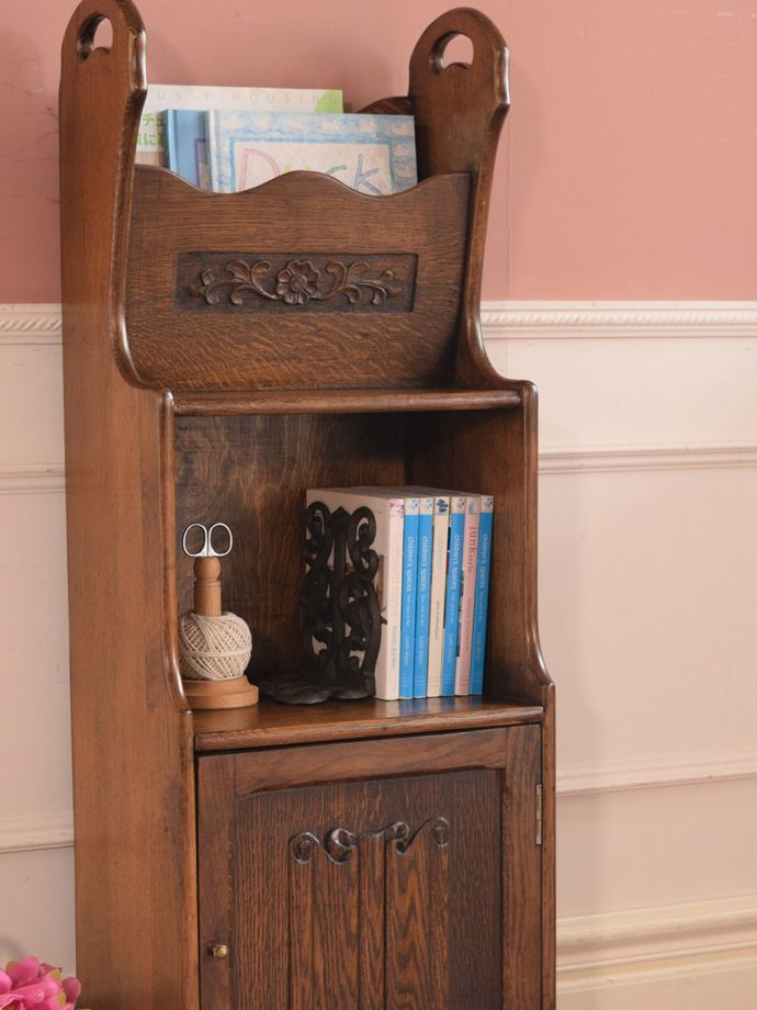 マガジンラック付きの本棚