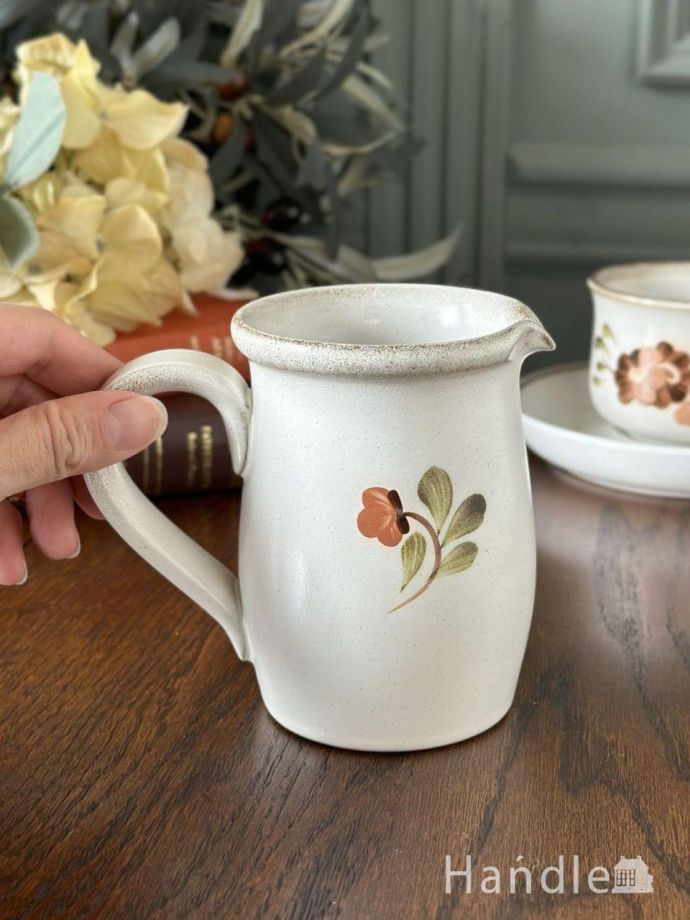 陶磁器のミルクピッチャー
