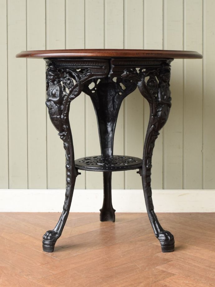 アンティーク家具の側面