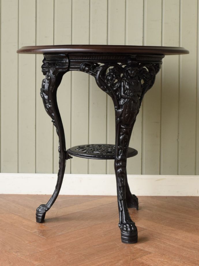 オケージョナルテーブルの側面