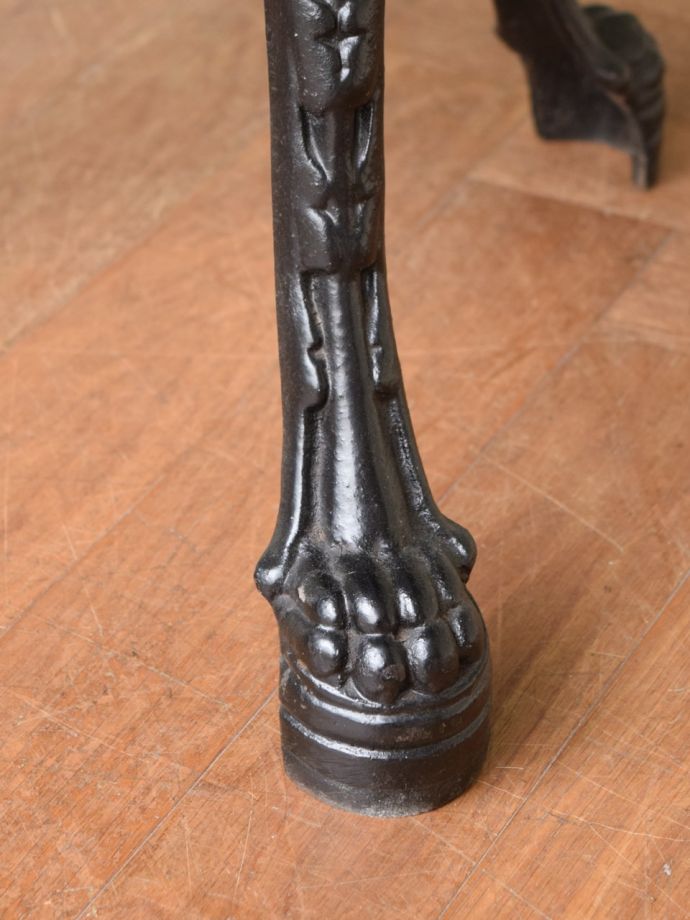 アンティーク家具の脚