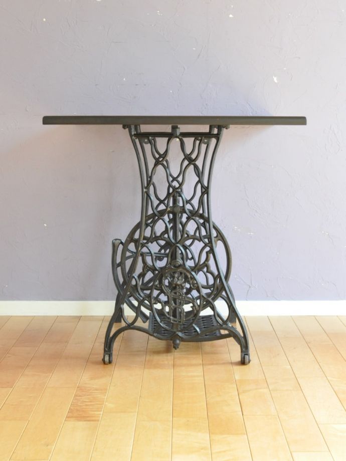 ミシンテーブルの側面