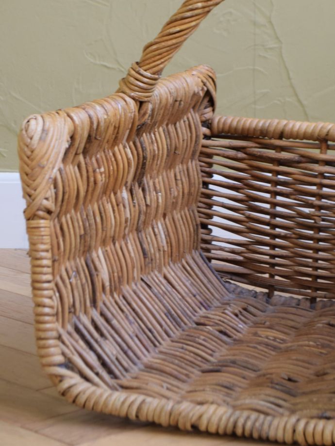 アンティークのバスケット