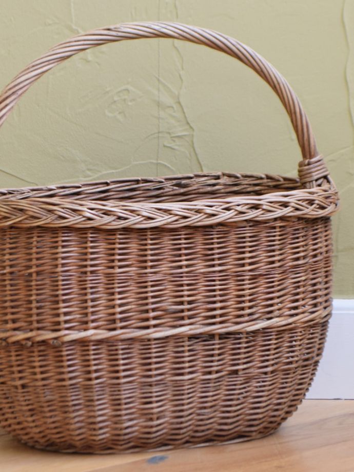 アンティークのバスケット