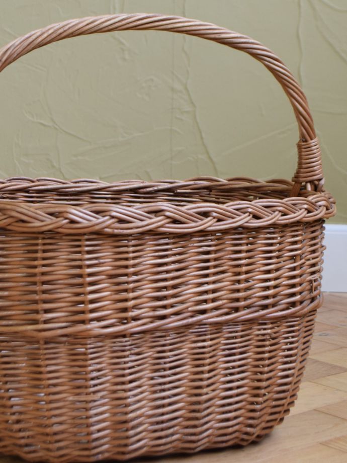 アンティークのバスケット