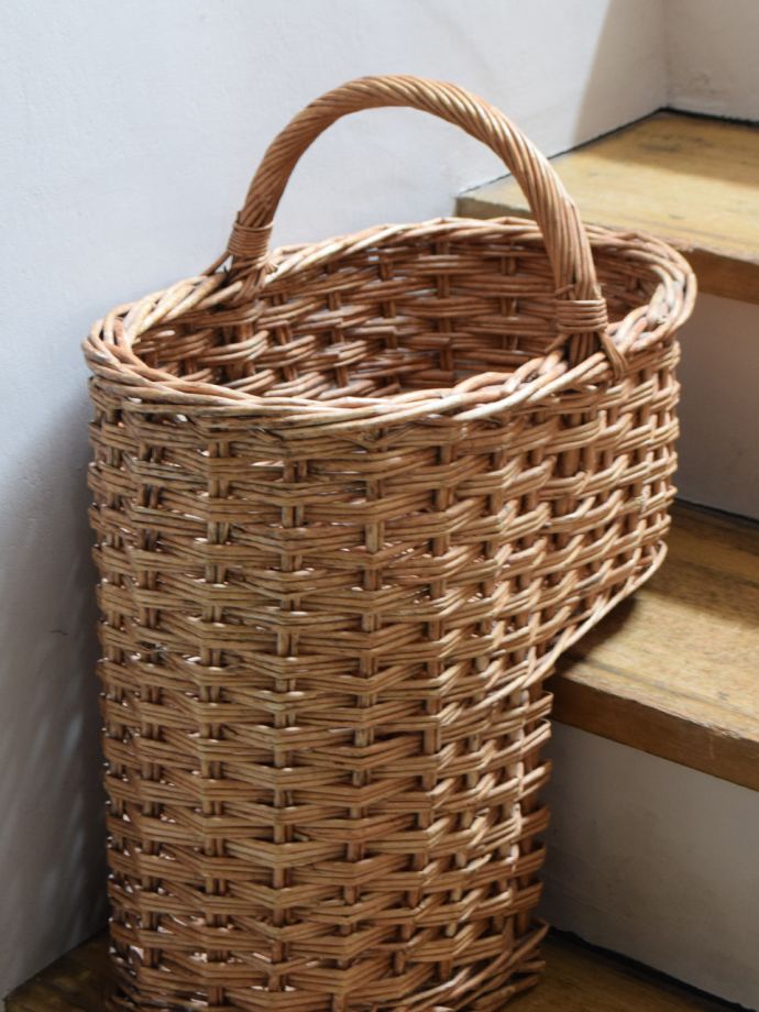 アンティークのバスケット