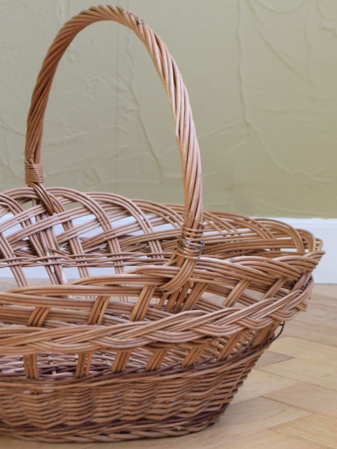 アンティークのバスケット