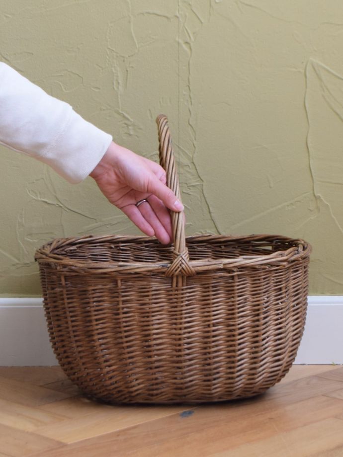 おしゃれな持ち手付きパニエ