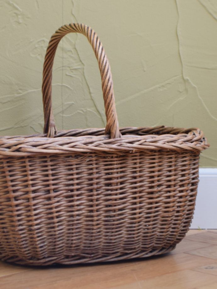 アンティークのバスケット