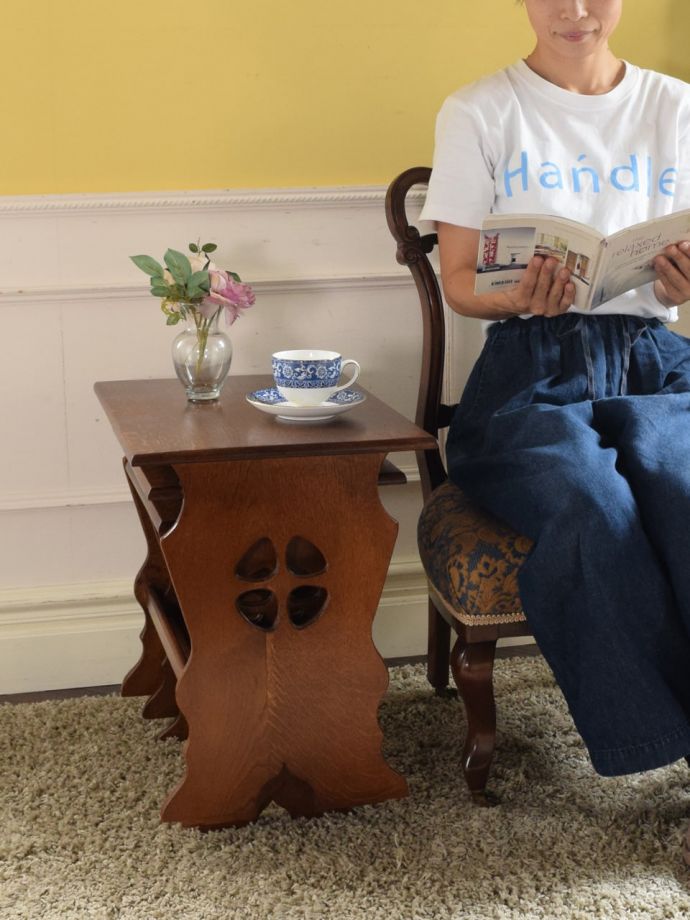 おしゃれなアンティークのテーブル