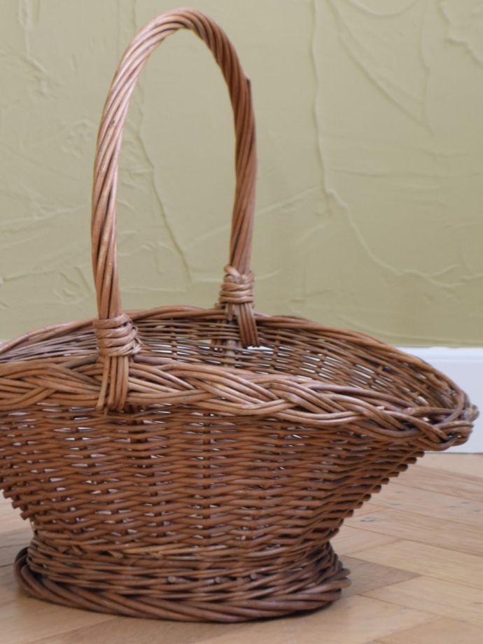 イギリスから届いたおしゃれなフラワーバスケット、アンティークの花