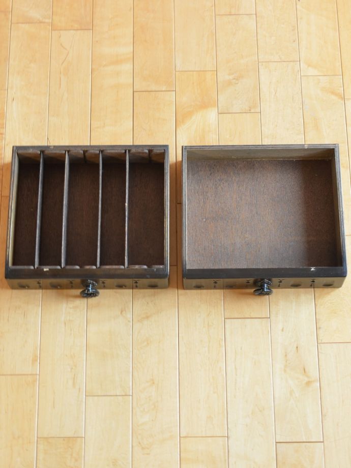 コンソールテーブルの引き出し